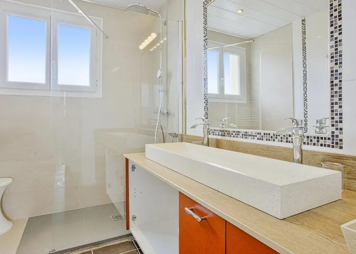 شقة T3 Design Et Familial Avec Parking Proche Commodites *