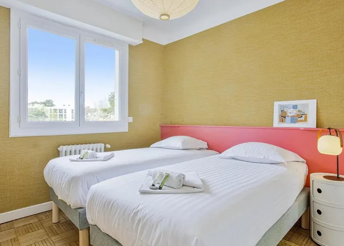 Appartement T3 Design Et Familial Avec Parking Proche Commodites